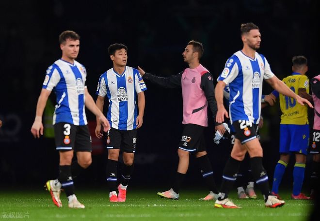 刚刚！加时末段皇家社会单刀错失深圳男篮内部沟通备战中超，深圳男篮围绕欧篮联再遭质疑的简单介绍