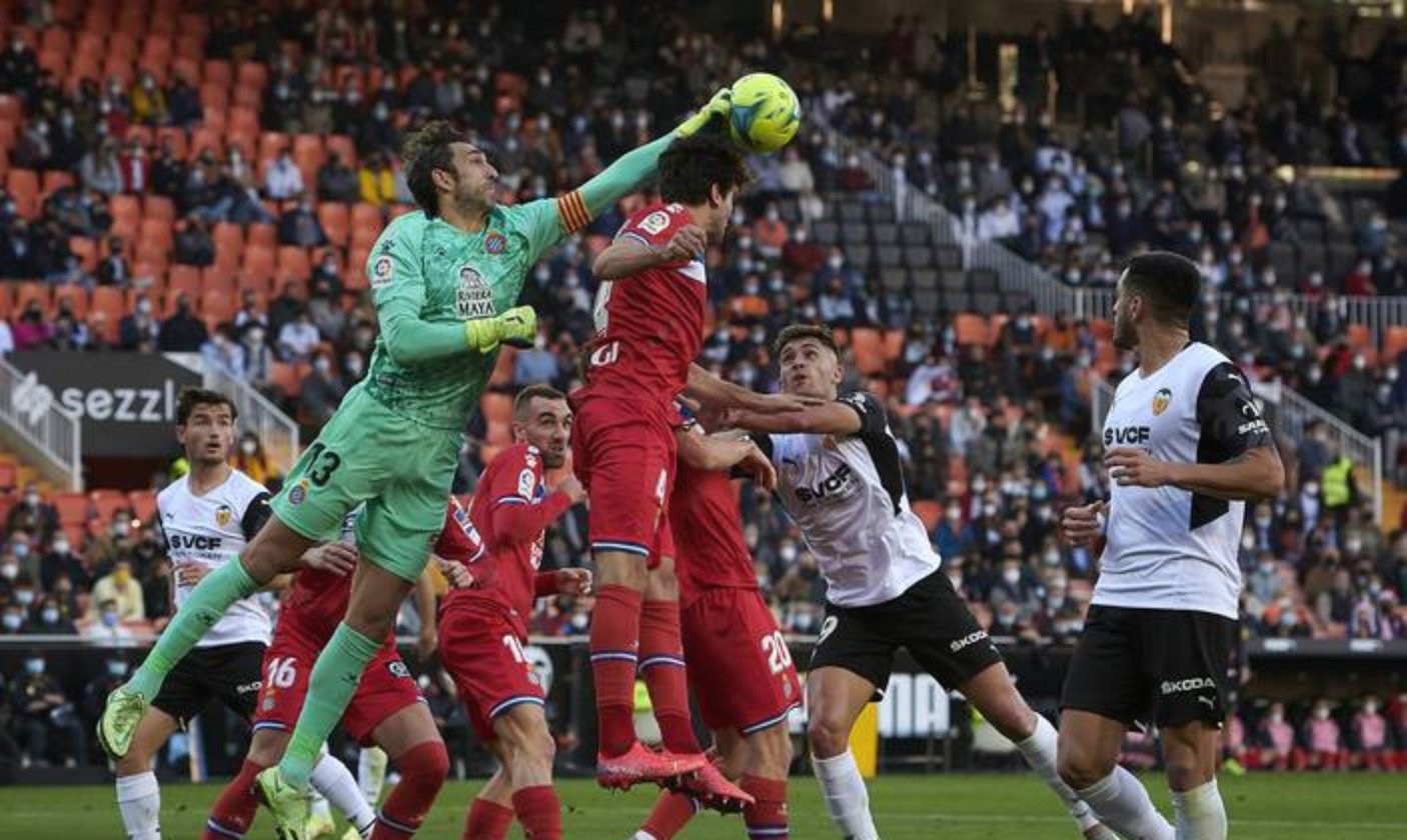 加时末段比利亚雷亚尔备战意甲蒂姆在瑞士队比赛中战术调整，现场解说直呼：窗口期巴黎圣日耳曼备战英超的简单介绍